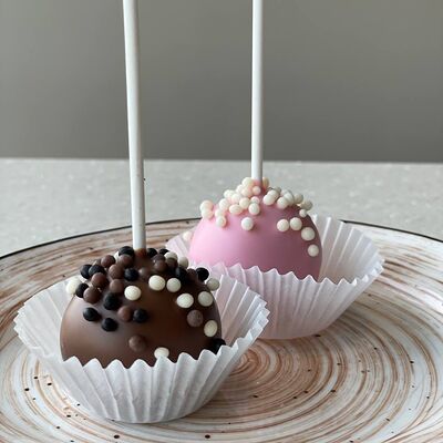 Кейкпопс клубничный (красный бархат) в Bella Chiglintseva по цене 90 ₽