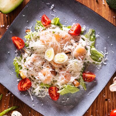 Салат Цезарь с курицей в Адельфия по цене 350 ₽