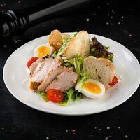 Салат Цезарь с цыпленкомв Catch