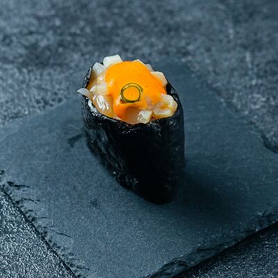 Гункан с гребешком в Rolls Bar по цене 264 ₽