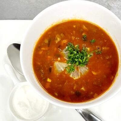 Солянка мясная со сметаной в На покровке по цене 590 ₽