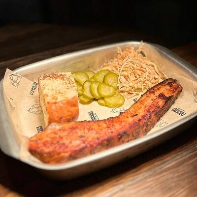 Свиной бок в Горячие головы по цене 910 ₽