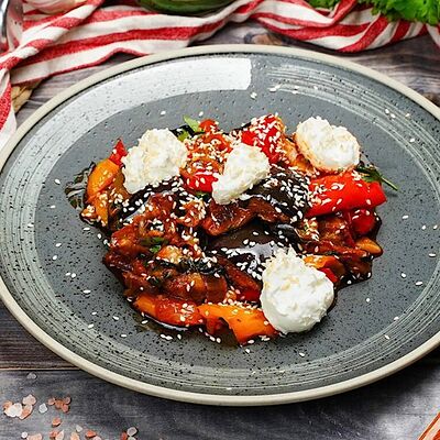 Салат из хрустящих баклажанов в Гранат по цене 450 ₽