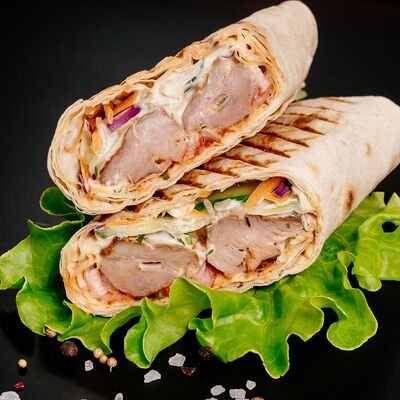 Шаурма со свининой на углях в УГОЛЬ&МЯСО по цене 395 ₽