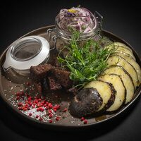 Сельдь с отварным картофелем и лукомв Репаст