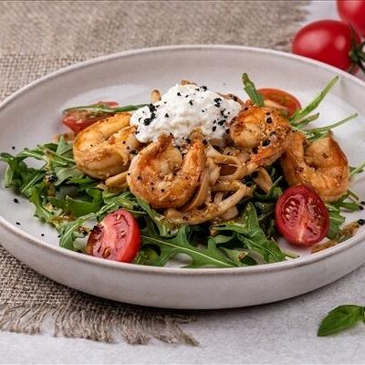 Салат с креветками и кальмарами в Refettorio по цене 760 ₽