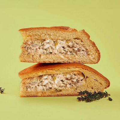 Пирог с горбушей в Люди Любят по цене 157 ₽