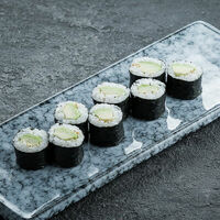 Маки с авокадо в Ikigai