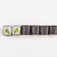 Классический ролл с огурцом в Woki