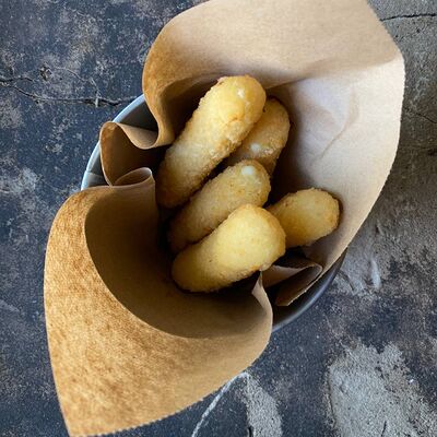 Сырные палочки в Gosugastrobar по цене 420 ₽