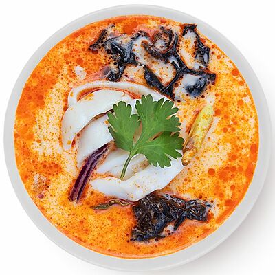 Том Ям с рисом, кальмаром и древесными грибами в Покешная Nop Inexpensive по цене 330 ₽