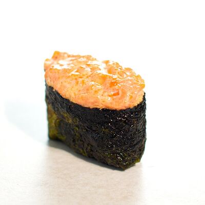 Гункан запеченный с мидиями в Черный рис по цене 230 ₽