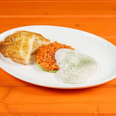 Тар тар форель с авокадо в Сорренто by Novikov по цене 980 ₽