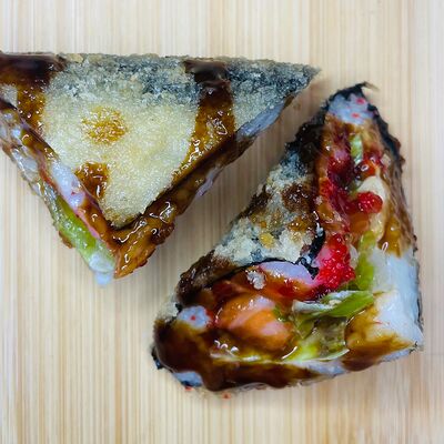 Сэндвич-ролл с лососем в Точка еды по цене 299 ₽