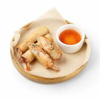 Жареные нэмы с курицей и креветкой в Pho Me