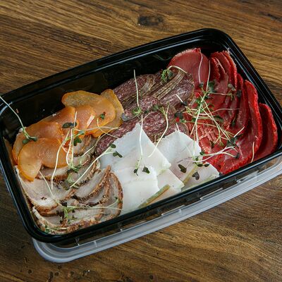 Мясная тарелка в Чача по цене 800 ₽