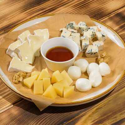 Европейские сыры в Ресторан Мангал по цене 990 ₽