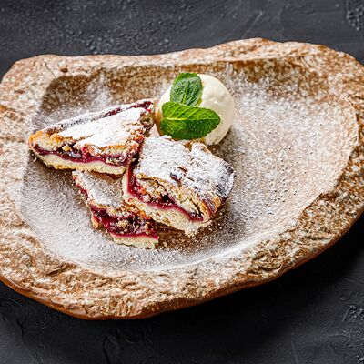 Коблер с черникой в MEAT HAPPENS BBQ по цене 530 ₽