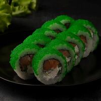 Калифорния с копченым лососем в Snail Суши