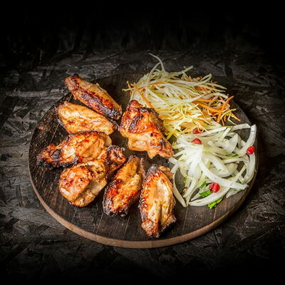 Куриные крылышки в KOSTROF по цене 562 ₽