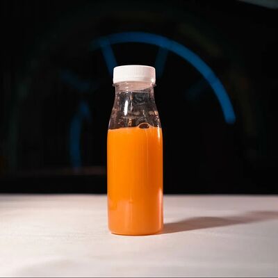 Свежевыжатый апельсиновый сок в МОМО по цене 550 ₽