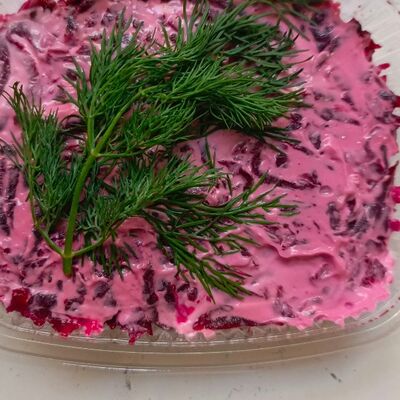 Сельдь под шубой в Вкусно еда по цене 329 ₽