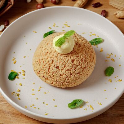 Шу с цитрусовым кремом в Больше чем мясо по цене 405 ₽