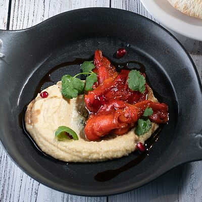 Хумус с запеченным перцем в Перчини на огне по цене 310