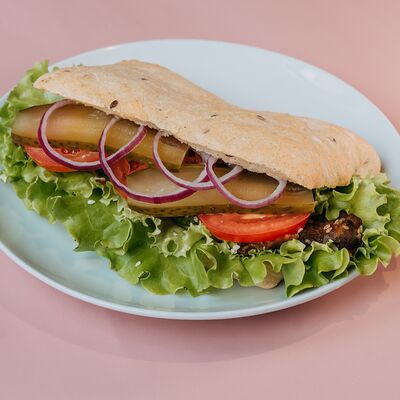 Чиабатта с индейкой в соусе Терияки в Круассан Дорэ по цене 380 ₽