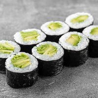 Маки с авокадо в Yoko sushi