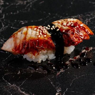 Суши Угорь с соусом унаги в Gills по цене 260 ₽