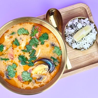 Том ям с морепродуктами в Просто Азия x Десертория по цене 790 ₽