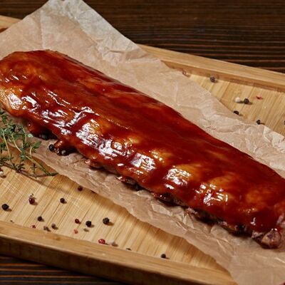 Свиные ребра в соусе BBQ в Линдерхоф по цене 1795 ₽