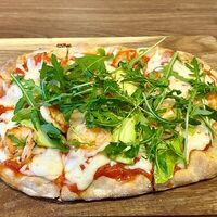 Римская пицца с креветками и зеленью в Dada Art Bakery