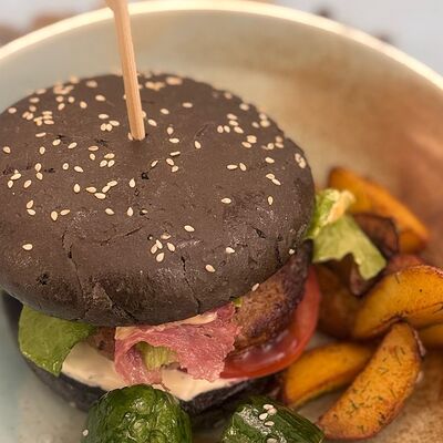 Бургер со мраморной говядиной и беконом в Острова по цене 690 ₽