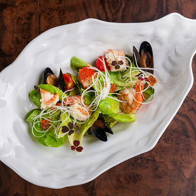 Салат средиземноморский в Чочо по цене 1590 ₽