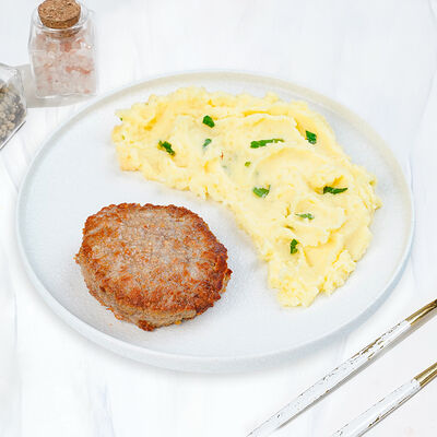 Мамина котлета с картофельным пюре в Магбургер & Братья Караваевы по цене 295