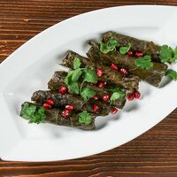 Долма из виноградных листьев в Lav Хаш