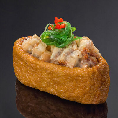 Инари с копченым угрем в Bluefin по цене 570 ₽