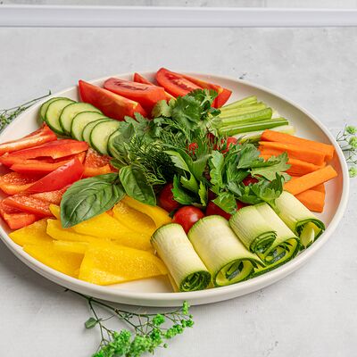 Овощная тарелка в KanapeFest по цене 1590 ₽