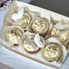 6 капкейков со сливочным кремом и вафельными бабочками в Marys Cakes по цене 2290