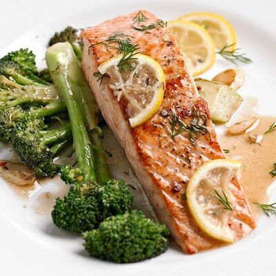 Сёмга на пару с овощами в Девичья башня по цене 1990 ₽