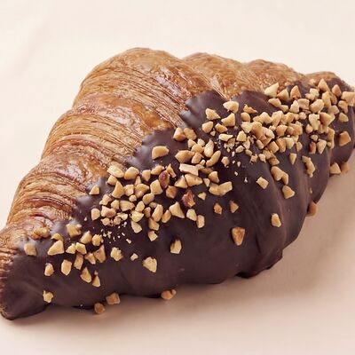 Круассан Сникерс в Кейк по цене 209 ₽