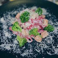 Свекольная паста с лососем в сливочном соусе в Гастробар DOM