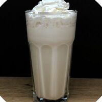 Молочный коктейль в Coffeeshop Company