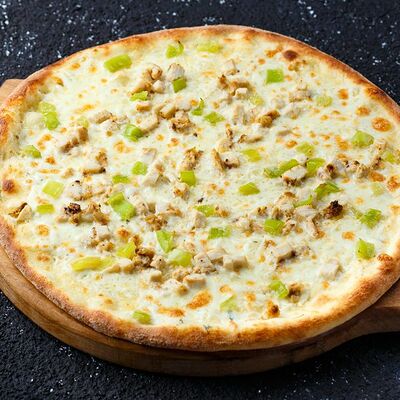 Пицца с курицейв Tokio35 по цене 680 ₽