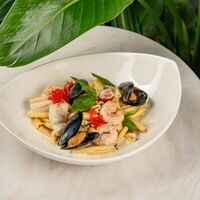Паста Казаречче с морепродуктами и икрой в сливочном соусе в Bambini bar