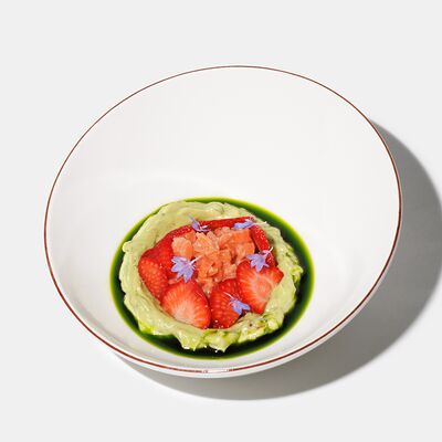 Тартар из лосося в Эхо по цене 900 ₽