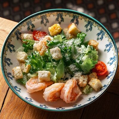 Цезарь с креветками в Густо & Пряно по цене 698 ₽