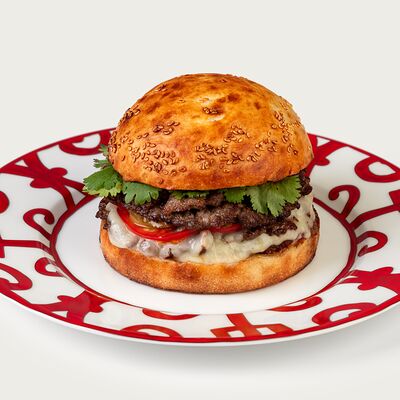 Пикантный бургер в VASILCHUKI Chaihona №1 по цене 850 ₽